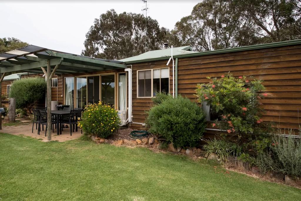 Sunflowers Animal Farm&Farmstay Pensión Margaret River Exterior foto